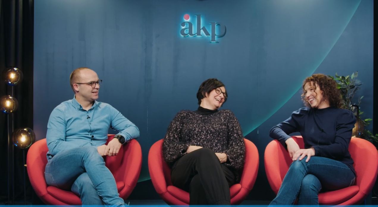 Studiobilde NCE Blue Legasea.JPG